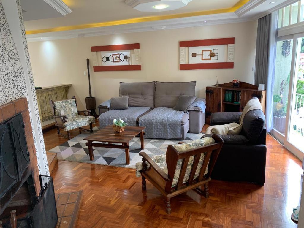 Holiday home Aconchegante Casa Com Piscina E Lazer Completo Teresopolis
